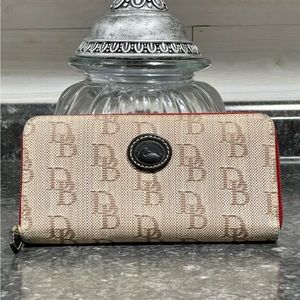 DOONEY & BOURKE  Fabric Signature Zip Around Wallet 8 X 4